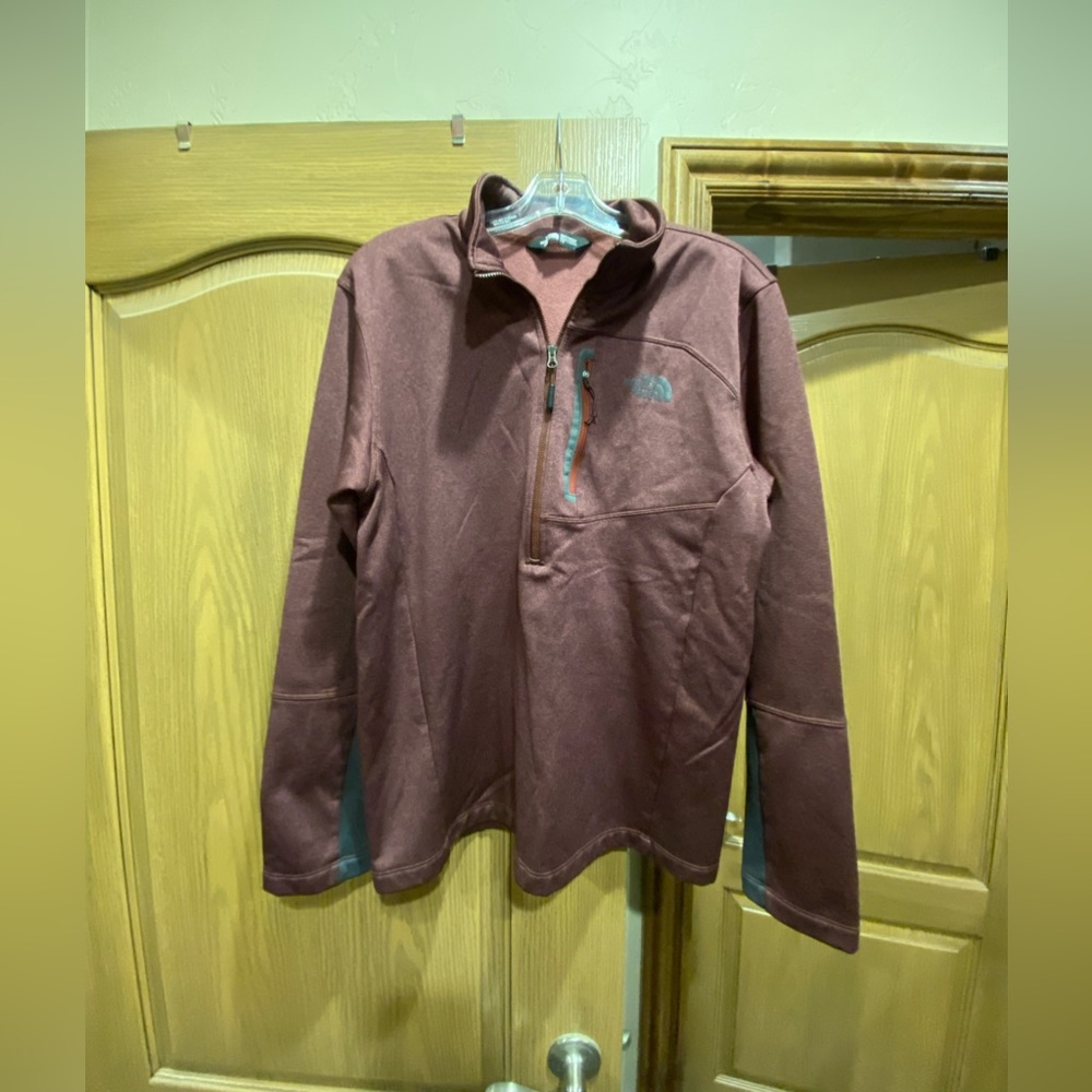 The North Face sweater large